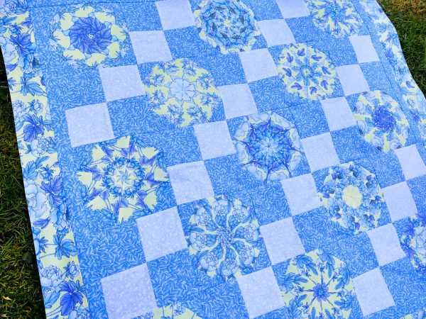 Veranda Pre-Cut Kaleidoscope Tablecloth Kit - Image 11