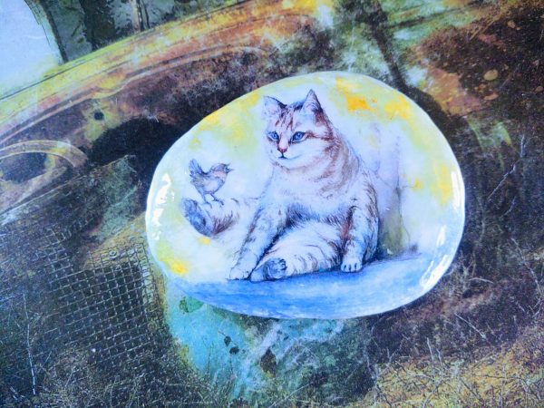 hand painted rock, cat rock