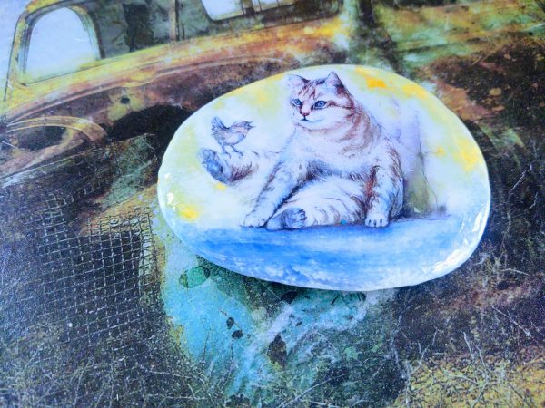 hand painted rock, cat rock